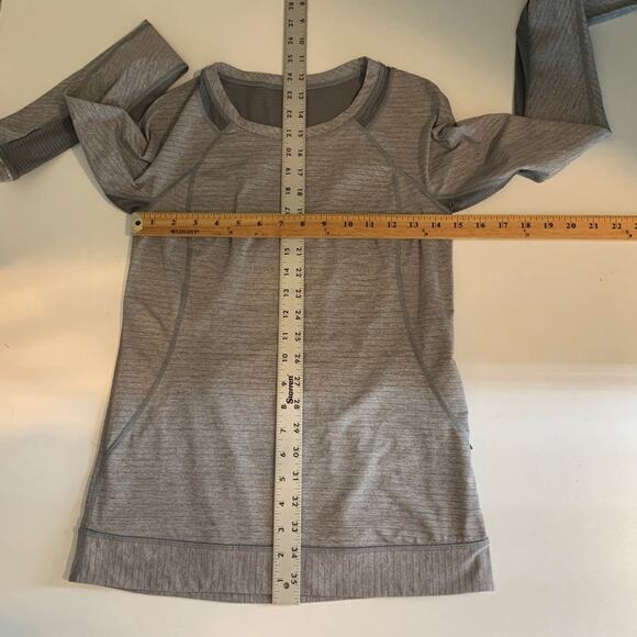 Lululemon Shirt Womens 4 Gray Run For Gold Long Sleeve Heathered Thumbholes Top - Picture 7 of 10